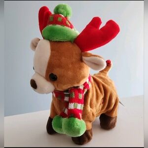 Reindeer Cute And Animated Trotting To Music!!